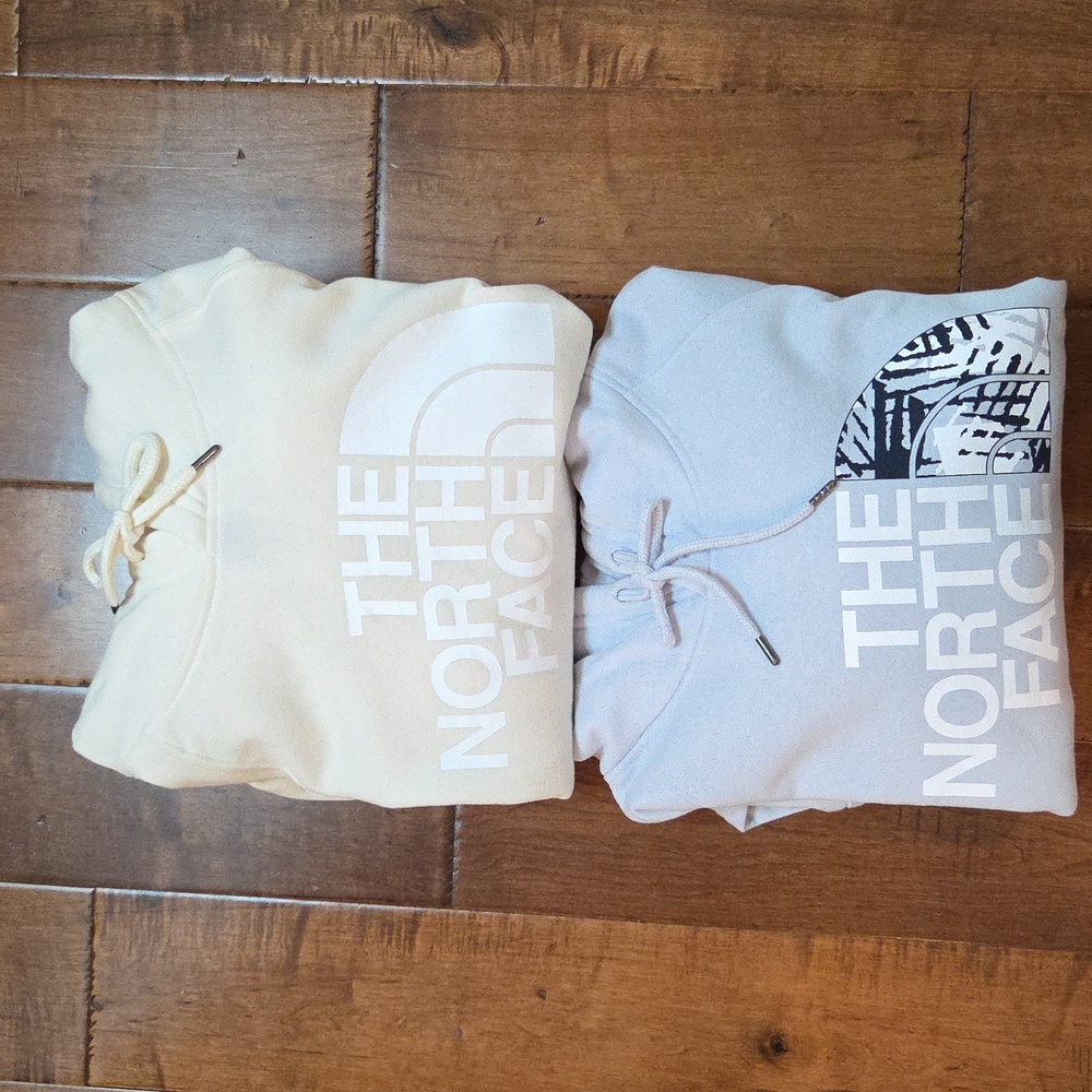 TWO PACK The North Face Women's Cream and Light Lavender Hoodies Size XL
